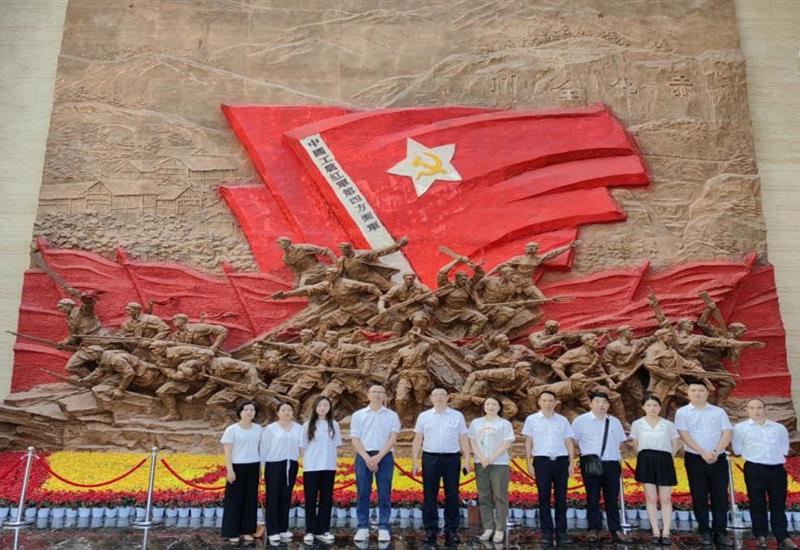 BBIN·宝盈集团(中国)有限公司官网房产党支部赴川陕革命凭证地博物馆、 红军义士陵园开展主题党日运动 (2)_800-550 BBIN·宝盈集团(中国)有限公司官网房产党支部赴川陕革命凭证地博物馆、 红军义士陵园开展主题党日运动 (2)_800-550